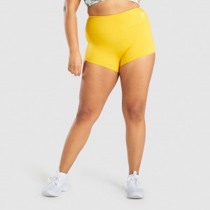 Σορτσ Gymshark Αθλητικά κοντο Length κίτρινα | 684SEOAUM